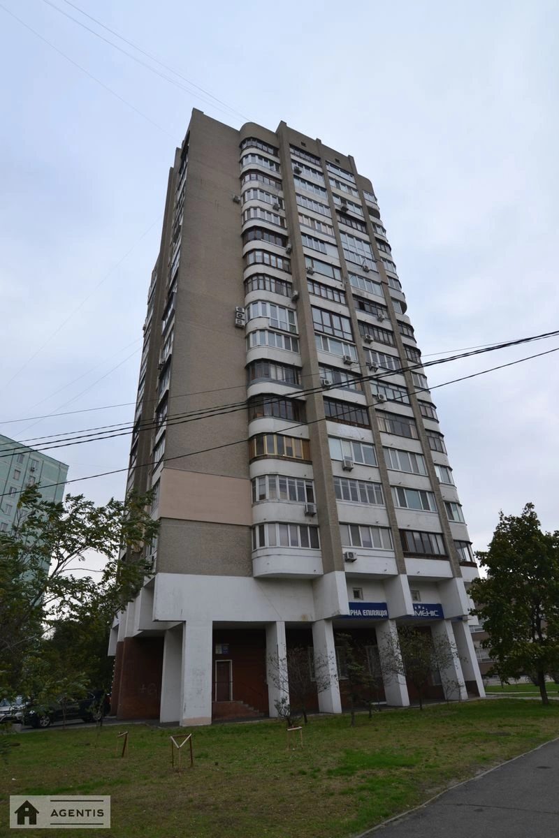 Здам квартиру 4 кімнати, 106 m², 9 пов./16 поверхів. 2, Князя Романа Мстиславича 2, Київ. 