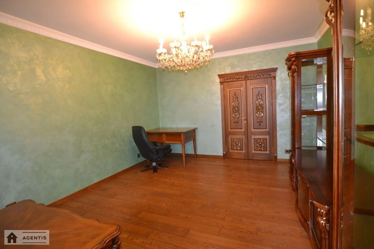 Здам квартиру 4 кімнати, 106 m², 9 пов./16 поверхів. 2, Князя Романа Мстиславича 2, Київ. 