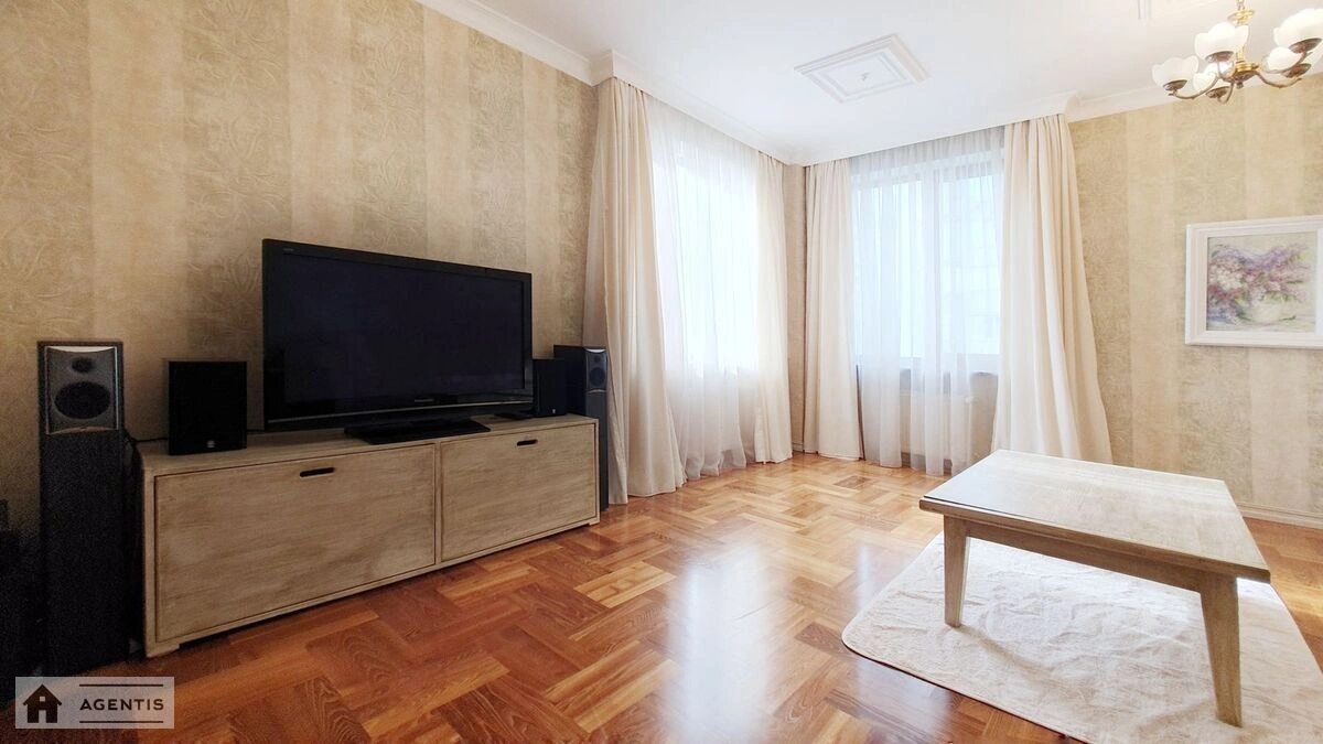 Apartment for rent 3 rooms, 120 m², 13th fl./26 floors. 22, Lvivska 22, Kyiv. 