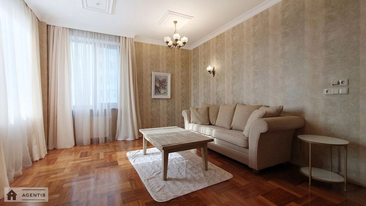 Сдам квартиру 3 комнаты, 120 m², 13 эт./26 этажей. 22, Львовская 22, Киев. 