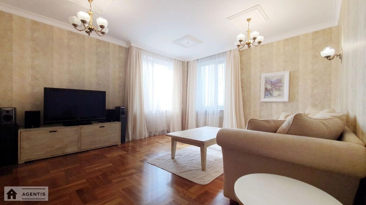 Сдам квартиру 3 комнаты, 120 m², 13 эт./26 этажей. 22, Львовская 22, Киев. 