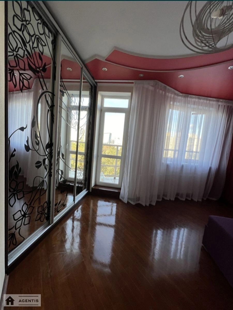 Apartment for rent 3 rooms, 85 m², 9th fl./25 floors. 121, Beresteyskyy prosp. Peremohy, Kyiv. 