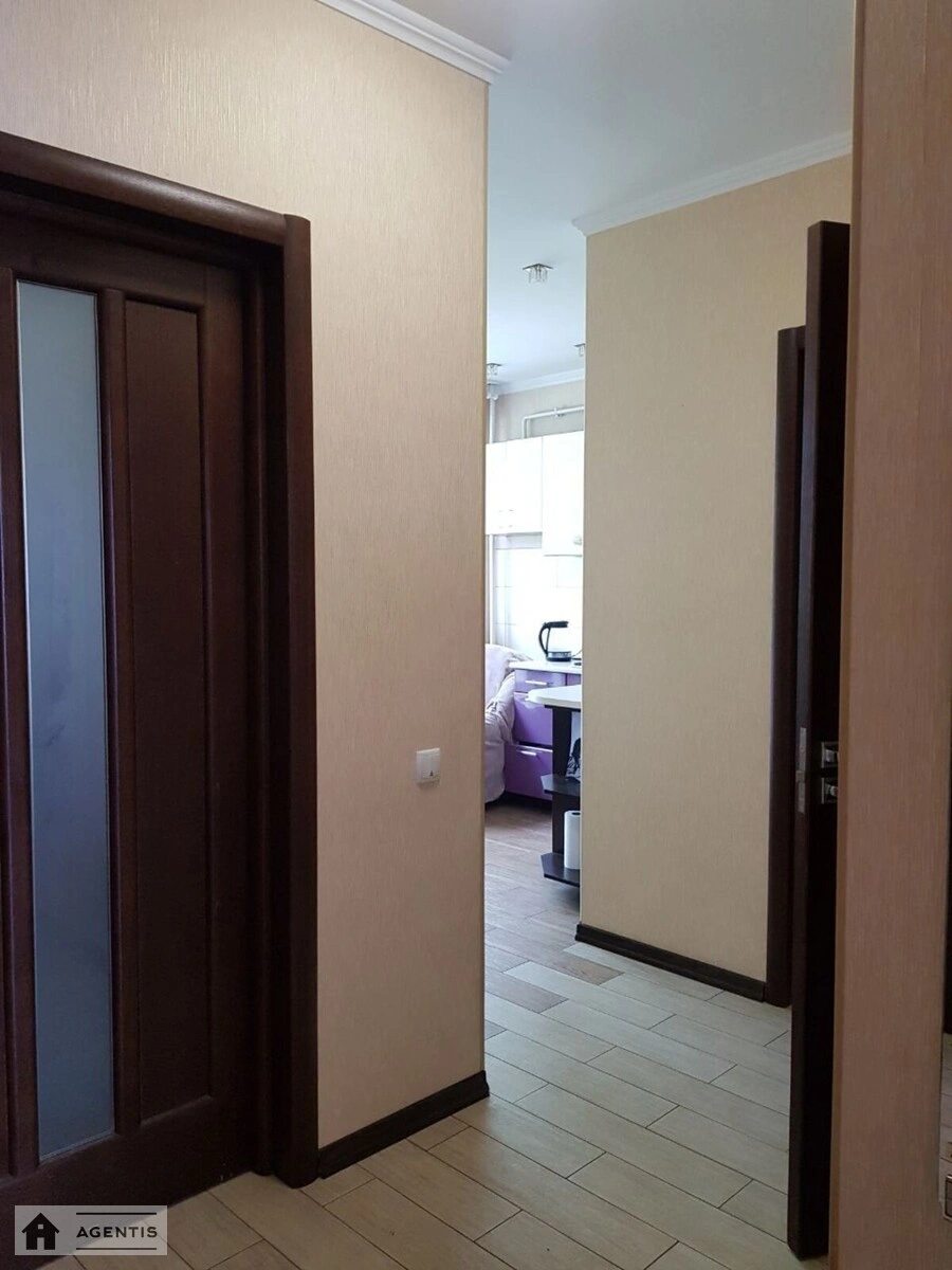 Apartment for rent 2 rooms, 58 m², 3rd fl./4 floors. 9, Molodizhna , Vyshneve. 