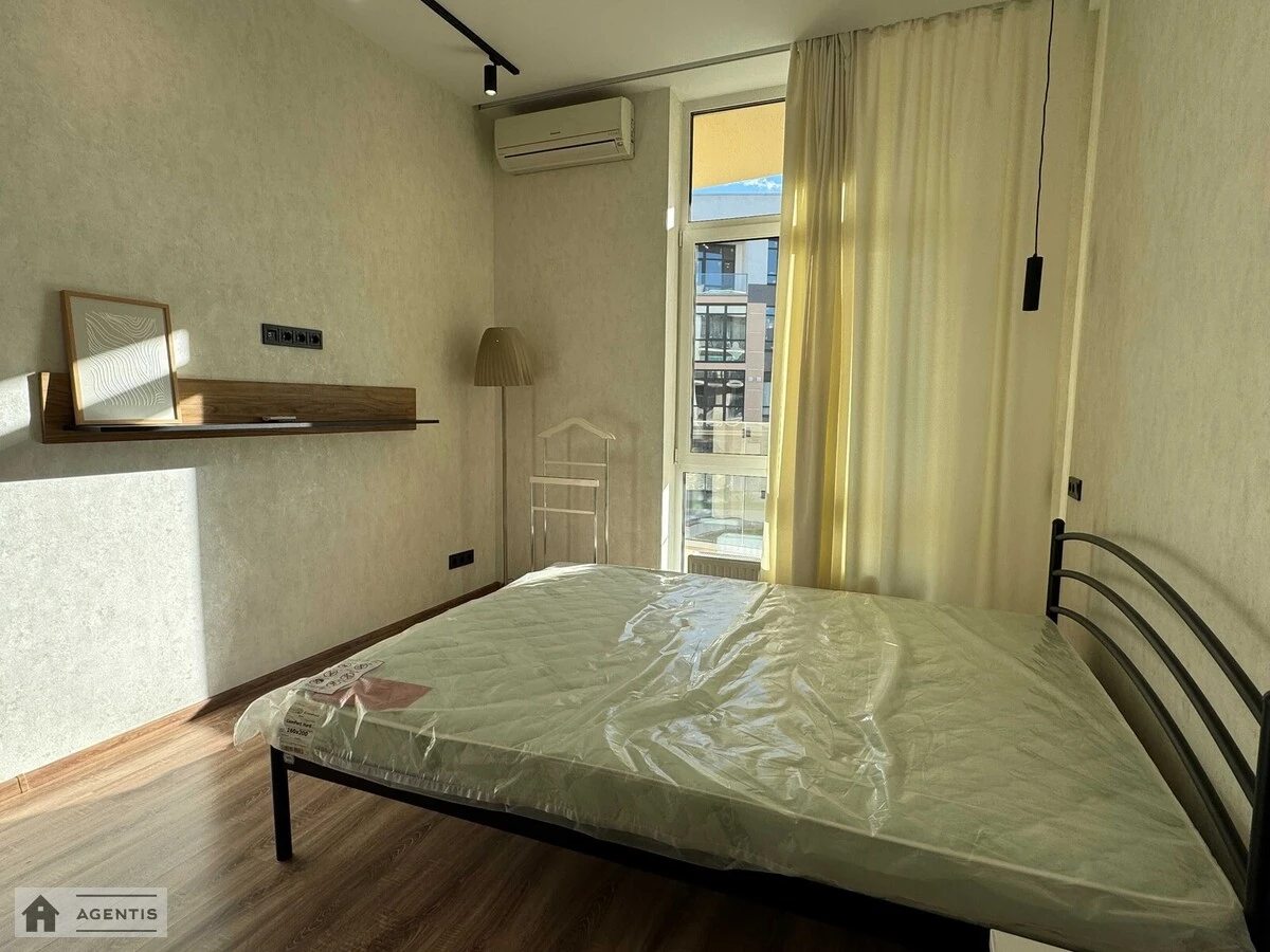 Apartment for rent 1 room, 40 m², 2nd fl./4 floors. 32, Bogatyrska 32, Kyiv. 