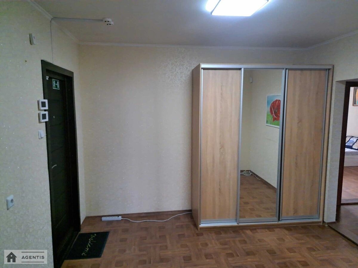 Apartment for rent 3 rooms, 96 m², 18th fl./23 floors. 9, Akademika Hlushkova prosp., Kyiv. 