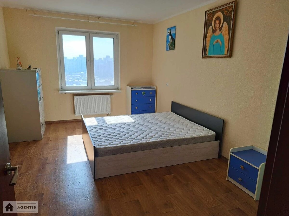 Сдам квартиру 3 комнаты, 96 m², 18 эт./23 этажа. 9, Академіка Глушкова просп., Киев. 