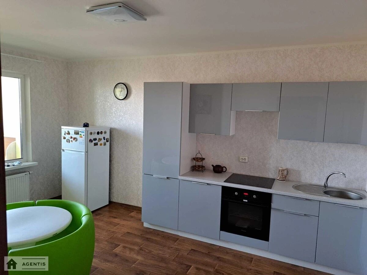 Сдам квартиру 3 комнаты, 96 m², 18 эт./23 этажа. 9, Академіка Глушкова просп., Киев. 