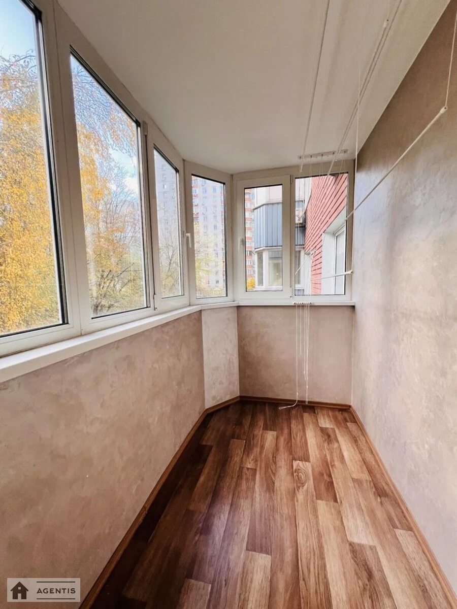 Apartment for rent 1 room, 48 m², 3rd fl./22 floors. 14, Feodosiyskiy 14, Kyiv. 