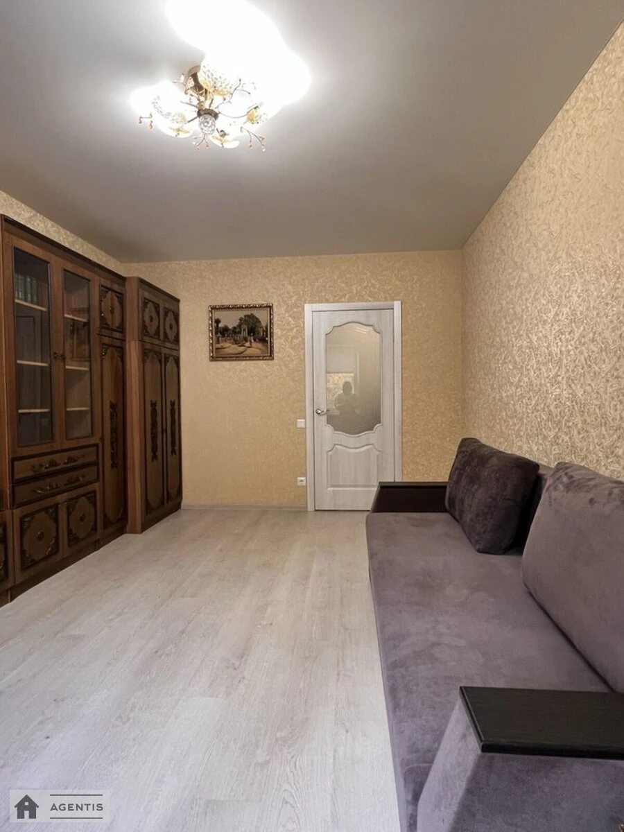 Apartment for rent 1 room, 48 m², 3rd fl./22 floors. 14, Feodosiyskiy 14, Kyiv. 