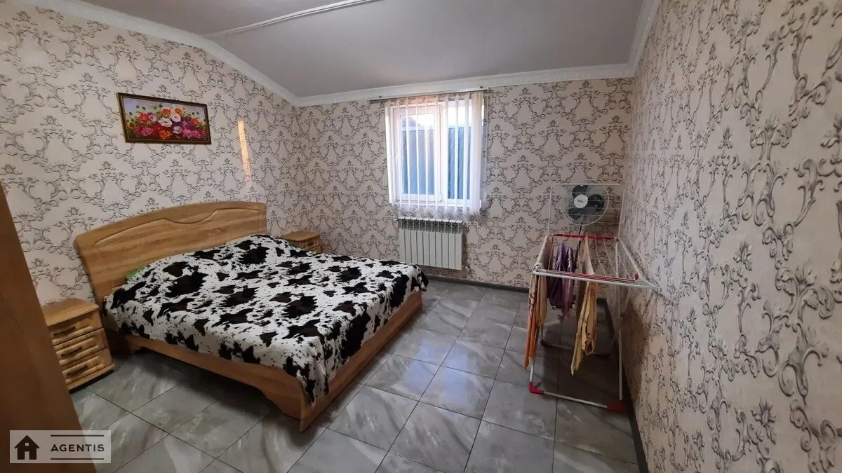 Apartment for rent 3 rooms, 80 m², 2nd fl./2 floors. Darnytskyy rayon, Kyiv. 