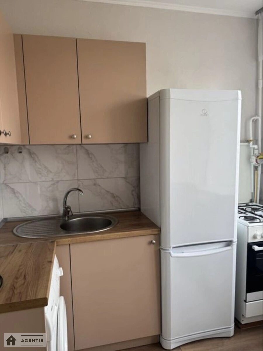 Apartment for rent 2 rooms, 55 m², 12th fl./14 floors. Lesi Ukrayinky, Kyiv. 