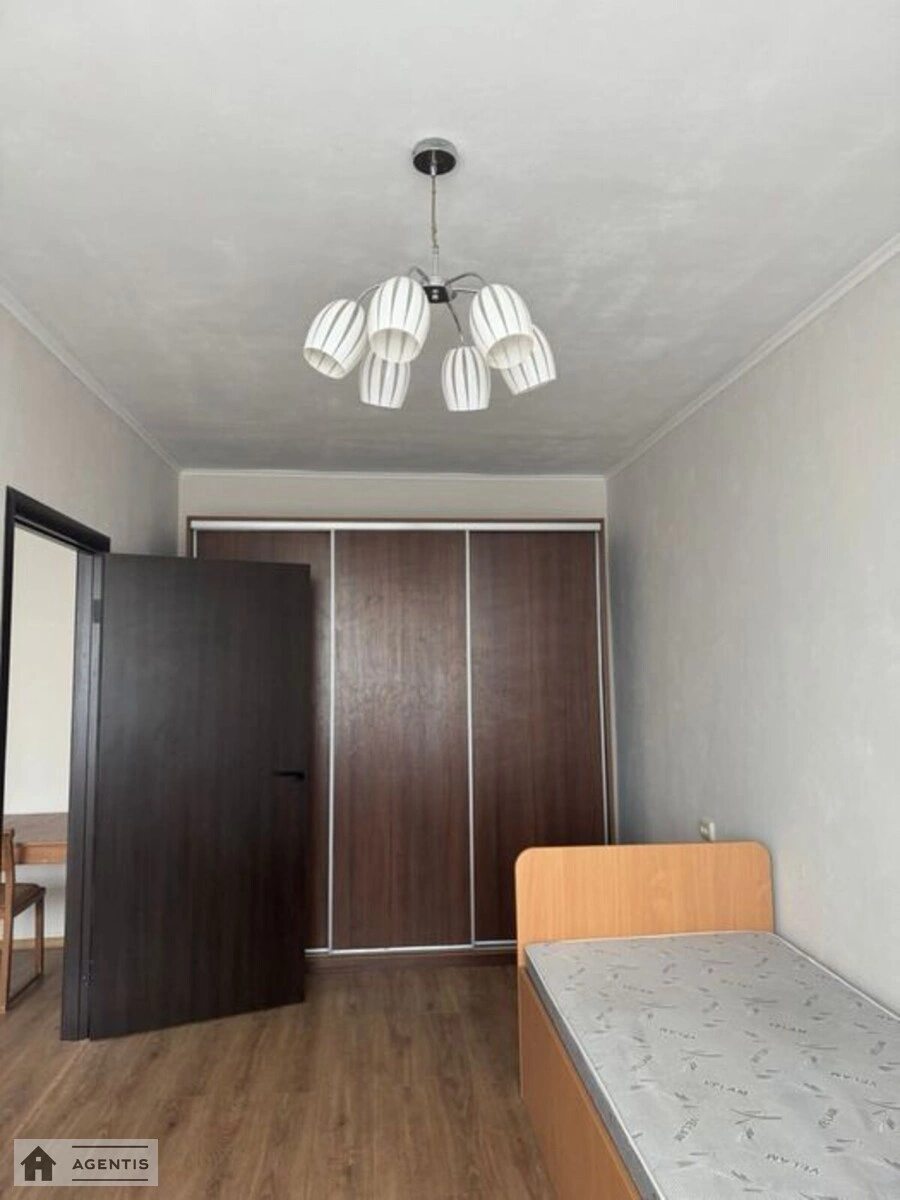 Сдам квартиру 2 комнаты, 55 m², 12 эт./14 этажей. Леси Украинки, Киев. 