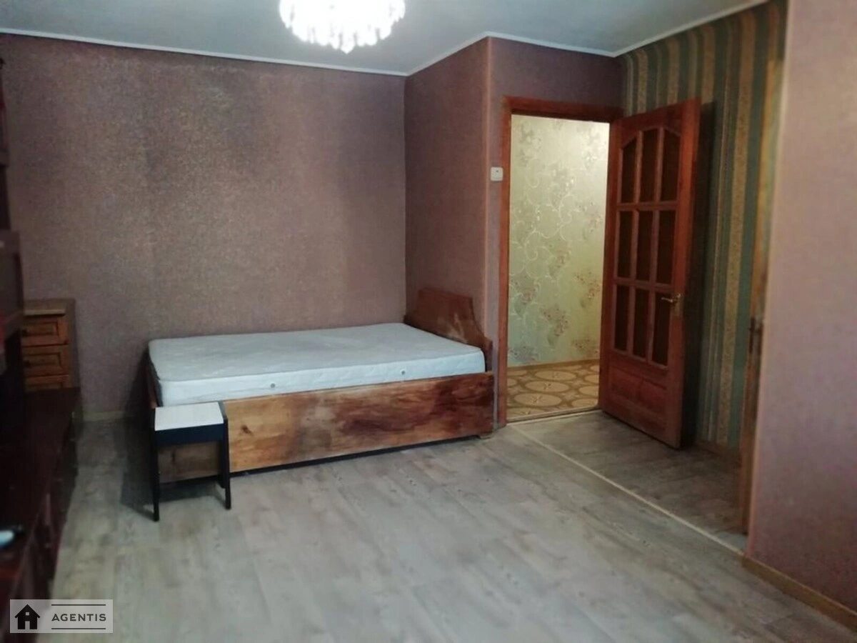 Здам квартиру 1 кімната, 32 m², 2 пов./5 поверхів. 35, Науки 35, Київ. 