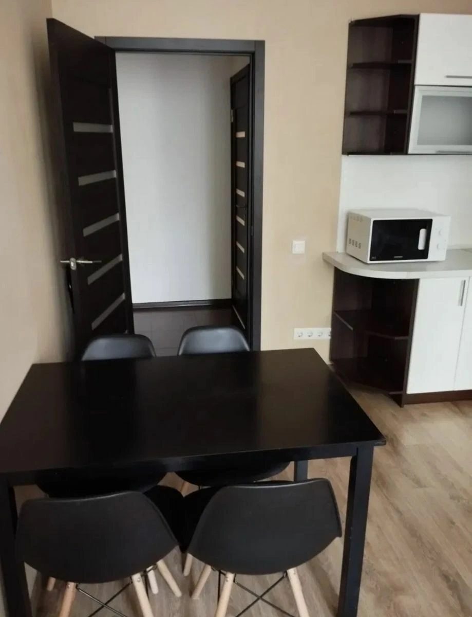 Здам квартиру 1 кімната, 43 m², 1 пов./12 поверхів. Регенераторна 4, Київ. 