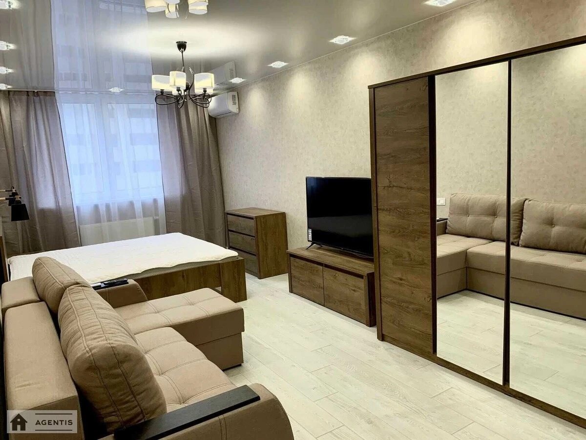 Сдам квартиру 1 комната, 42 m², 24 эт./26 этажей. Соломії Крушельницької вул., Киев. 