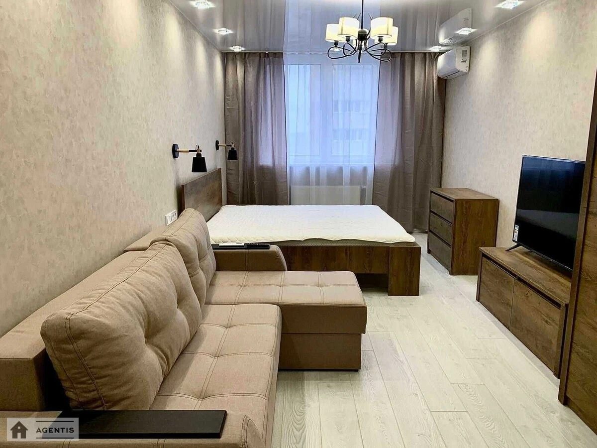 Apartment for rent 1 room, 42 m², 24th fl./26 floors. Solomiyi Krushelnytskoyi vul., Kyiv. 