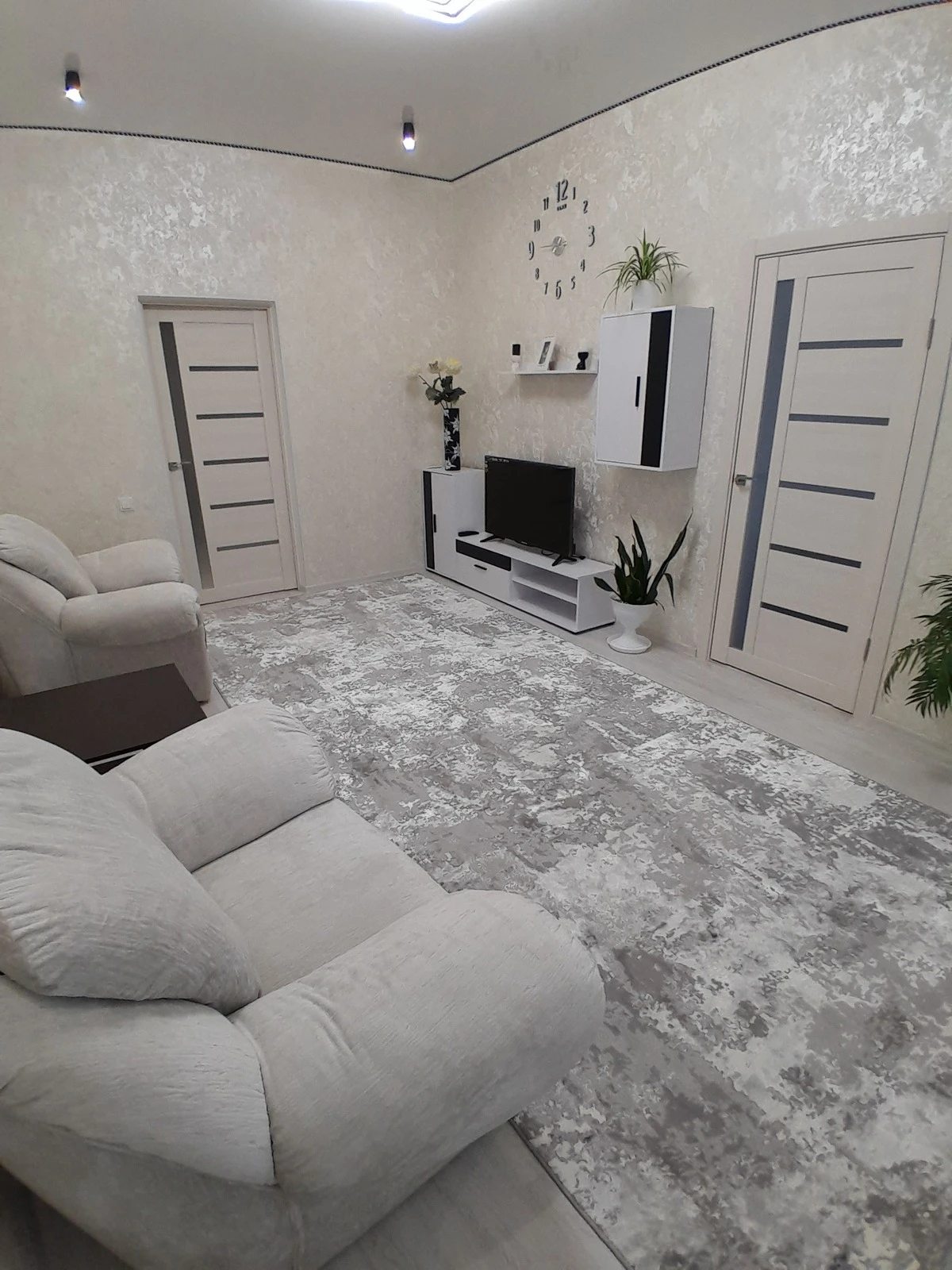 Apartments for sale 2 rooms, 48 m², 2nd fl./2 floors. Hoholya vul., Kropyvnytskyy. 