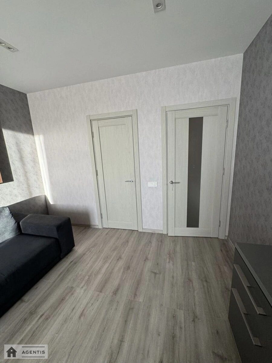 Apartment for rent 1 room, 51 m², 7th fl./10 floors. 9, Velyka Kiltseva doroha, Kyiv. 