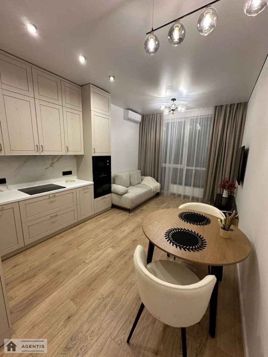 Сдам квартиру 1 комната, 45 m², 3 эт./19 этажей. 17, Бульварно-Кудрявська вул. (Воровського), Киев. 