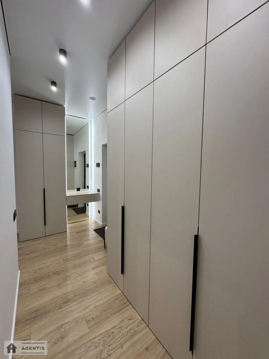 Сдам квартиру 1 комната, 45 m², 3 эт./19 этажей. 17, Бульварно-Кудрявська вул. (Воровського), Киев. 