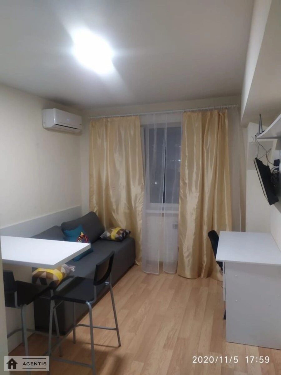 Сдам квартиру 1 комната, 18 m², 8 эт./14 этажей. 41, Машиностроительная 41, Киев. 