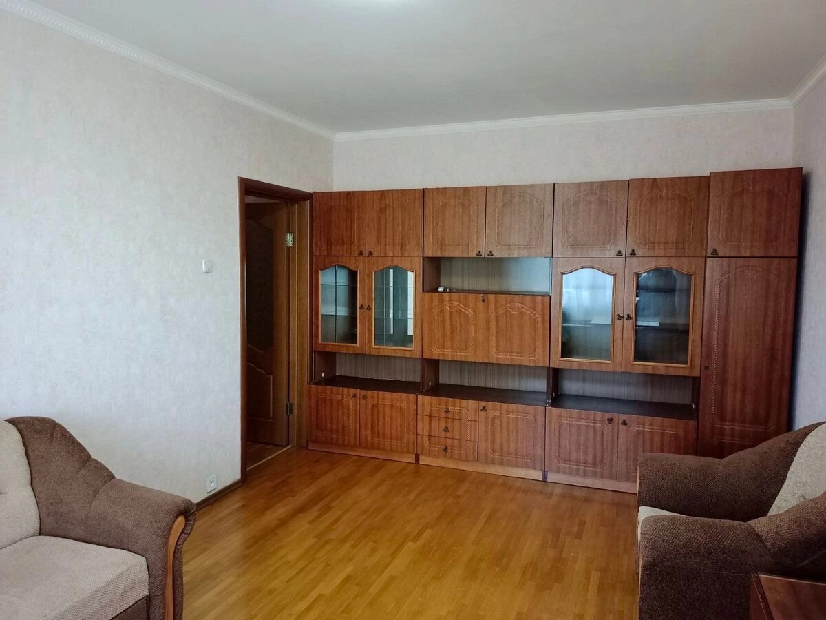 Apartment for rent 2 rooms, 52 m², 4th fl./9 floors. 43, Volodymyra Salskoho vul. Hryhoriya Kotovskoho, Kyiv. 