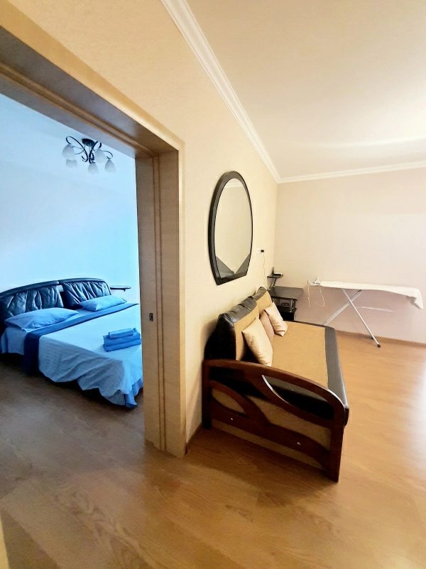 Apartment for rent. 2 rooms, 70 m², 5th floor/26 floors. 3, Shumskogo Yuriya 3, Kyiv. 