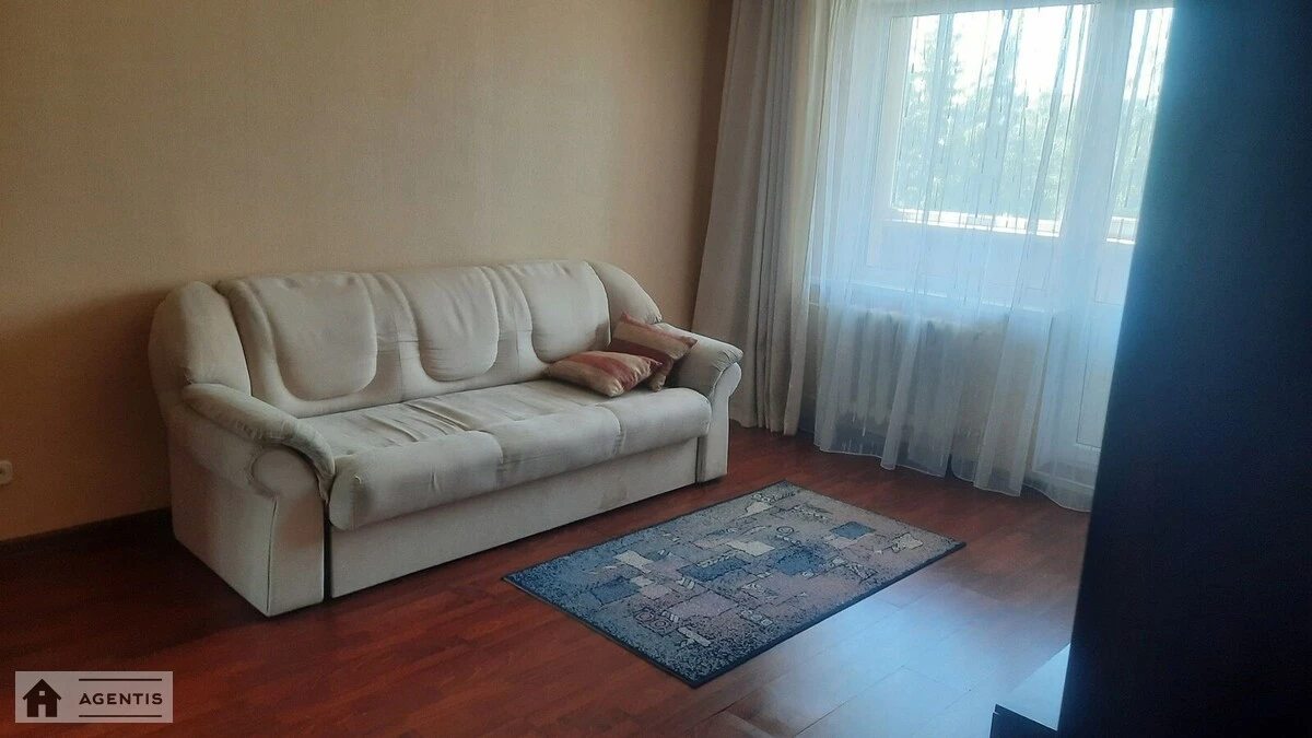 Apartment for rent 1 room, 44 m², 2nd fl./16 floors. 5, Solomiyi Krushelnytskoyi vul., Kyiv. 