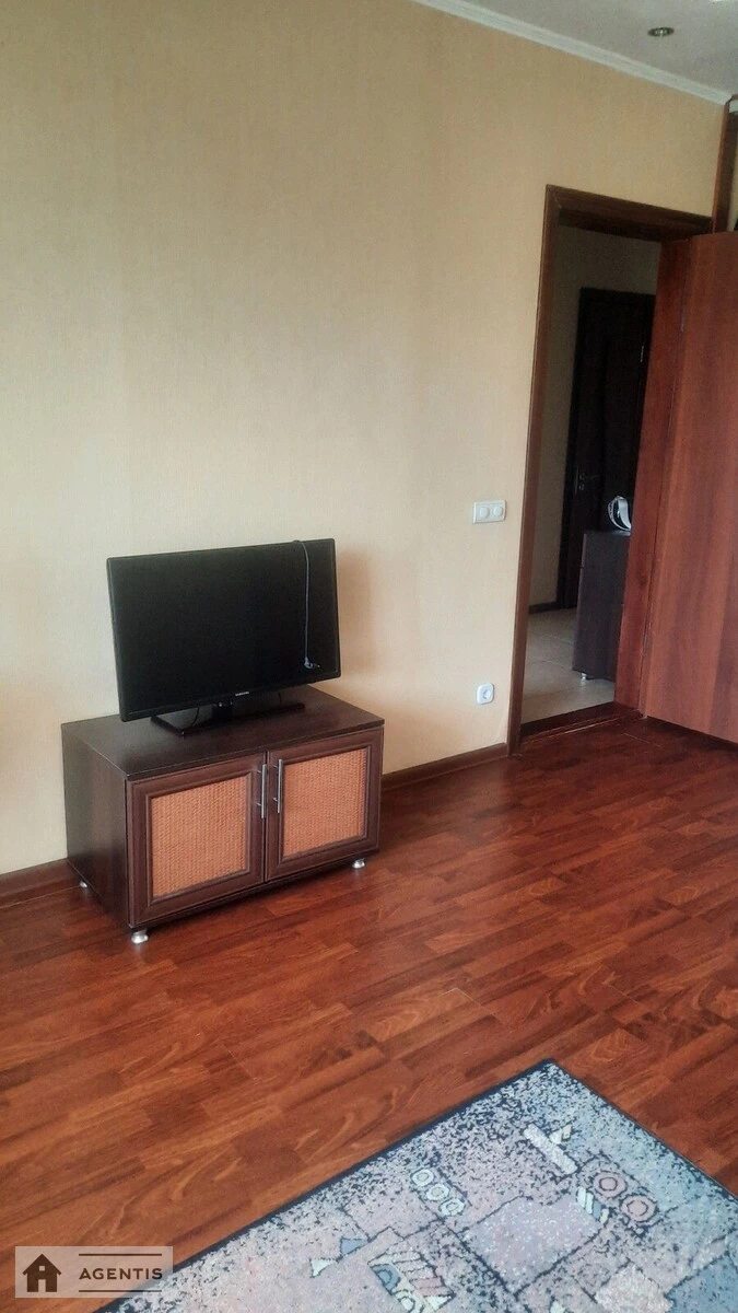 Apartment for rent 1 room, 44 m², 2nd fl./16 floors. 5, Solomiyi Krushelnytskoyi vul., Kyiv. 