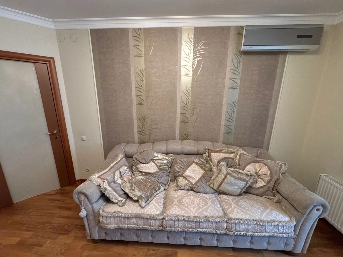 Продаж квартири 2 кімнати, 82 m², 12 пов./13 поверхів. 60, Юлії Здановської вул. (Михайла Ломоносова), Київ. 