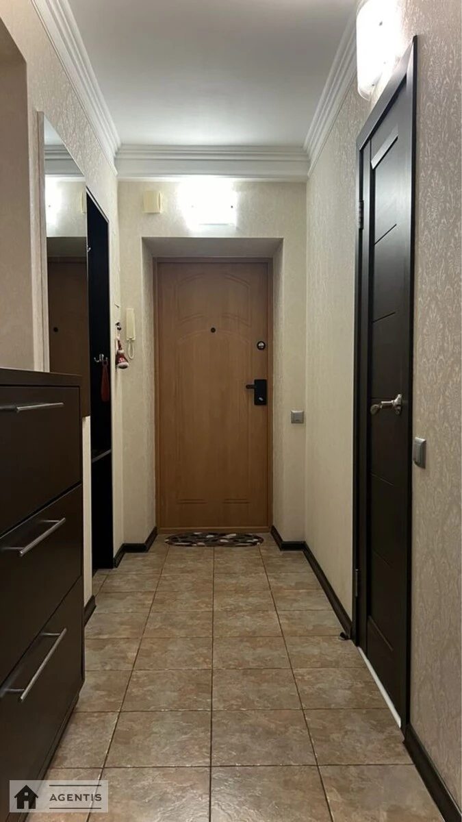 Apartment for rent 3 rooms, 60 m², 4th fl./9 floors. 5, Lesi Ukrayinky 5, Kyiv. 