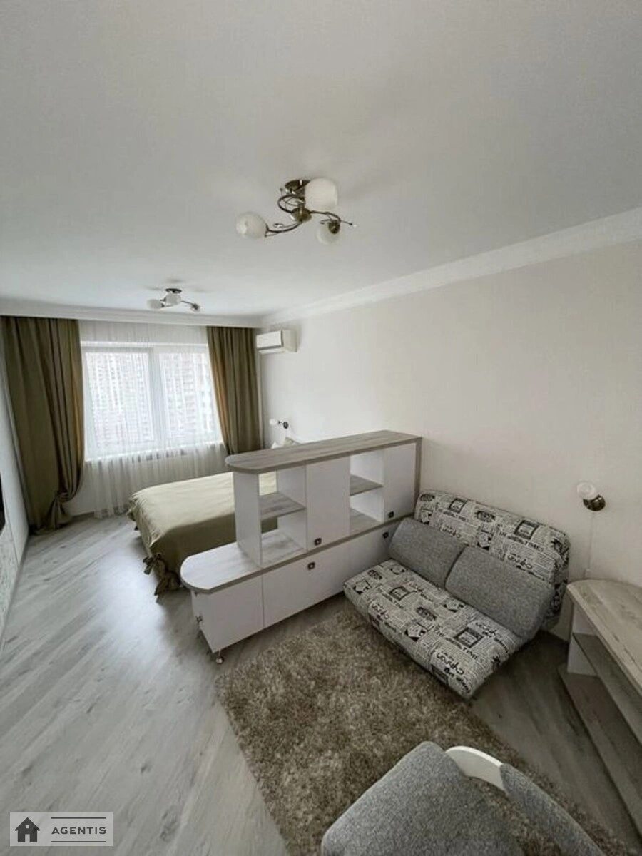 32, Yelyzavety Chavdar vul., Kyiv