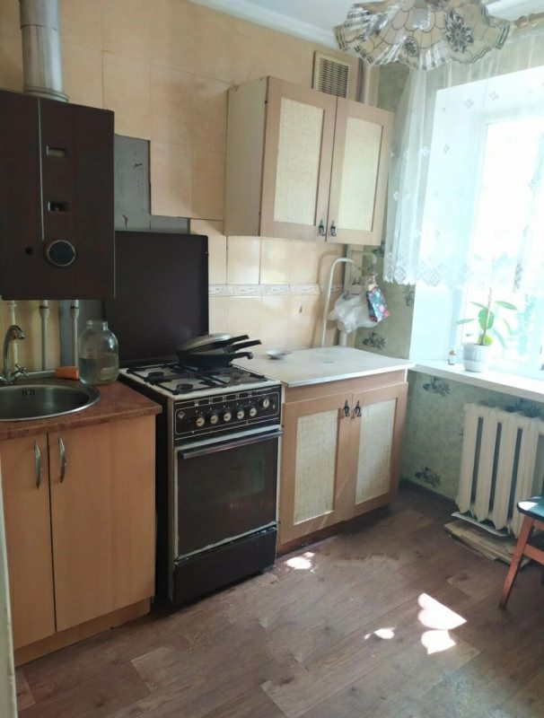 Продажа квартиры. 1 room, 32 m², 3rd floor/5 floors. 46, Толстого, Черкассы. 