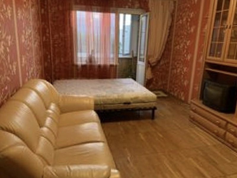 Apartments for sale. 2 rooms, 51 m², 4th floor/9 floors. 36, Sumhaytskaya, Cherkasy. 