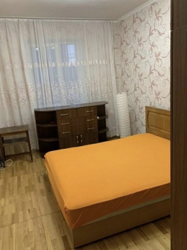 Apartments for sale. 2 rooms, 51 m², 4th floor/9 floors. 36, Sumhaytskaya, Cherkasy. 