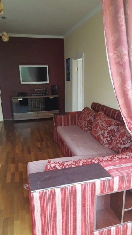 Apartments for sale. 2 rooms, 52 m², 4th floor/9 floors. 520, Hoholya, Cherkasy. 