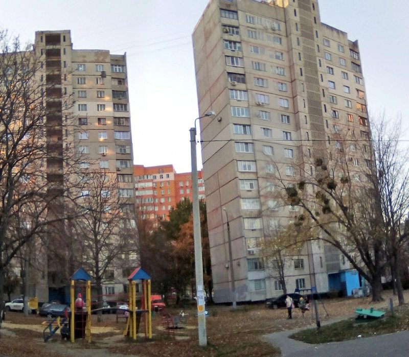 Продаж квартири. 3 rooms, 69 m², 16 floor/16 floors. 28, Гвардейцев Широнинцев, Харків. 