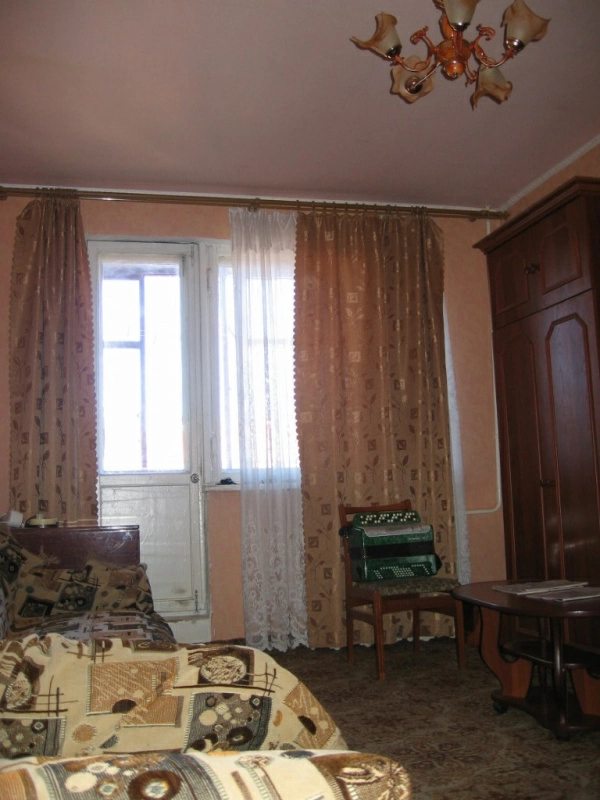 Apartments for sale. 3 rooms, 69 m², 16 floor/16 floors. 28, Hvardeytsev Shyronyntsev, Kharkiv. 