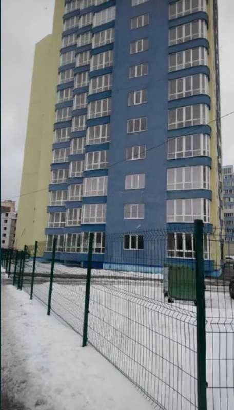 Apartments for sale. 1 room, 52 m², 3rd floor/17 floors. 11, Rodnykovaya, Kharkiv. 
