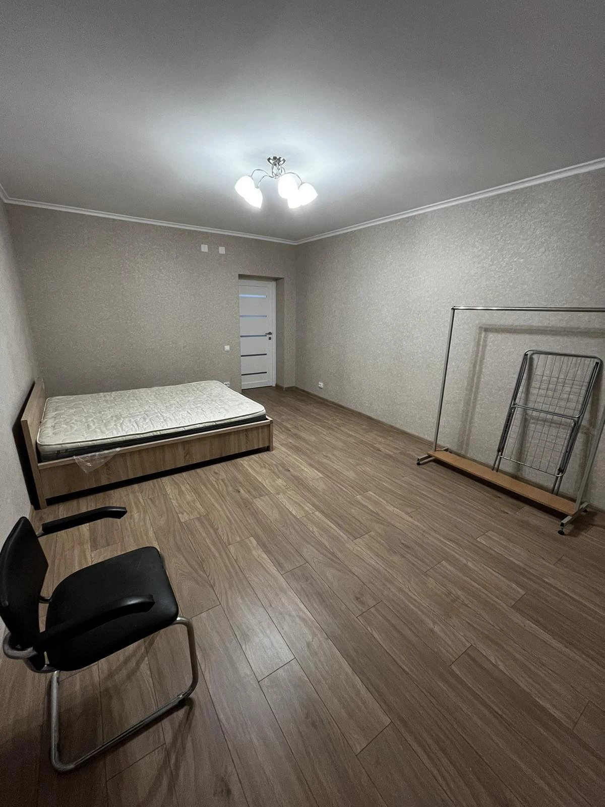 Apartment for rent 1 room, 57 m², 11th fl./16 floors. 6, Boryspilska 6, Kyiv. 