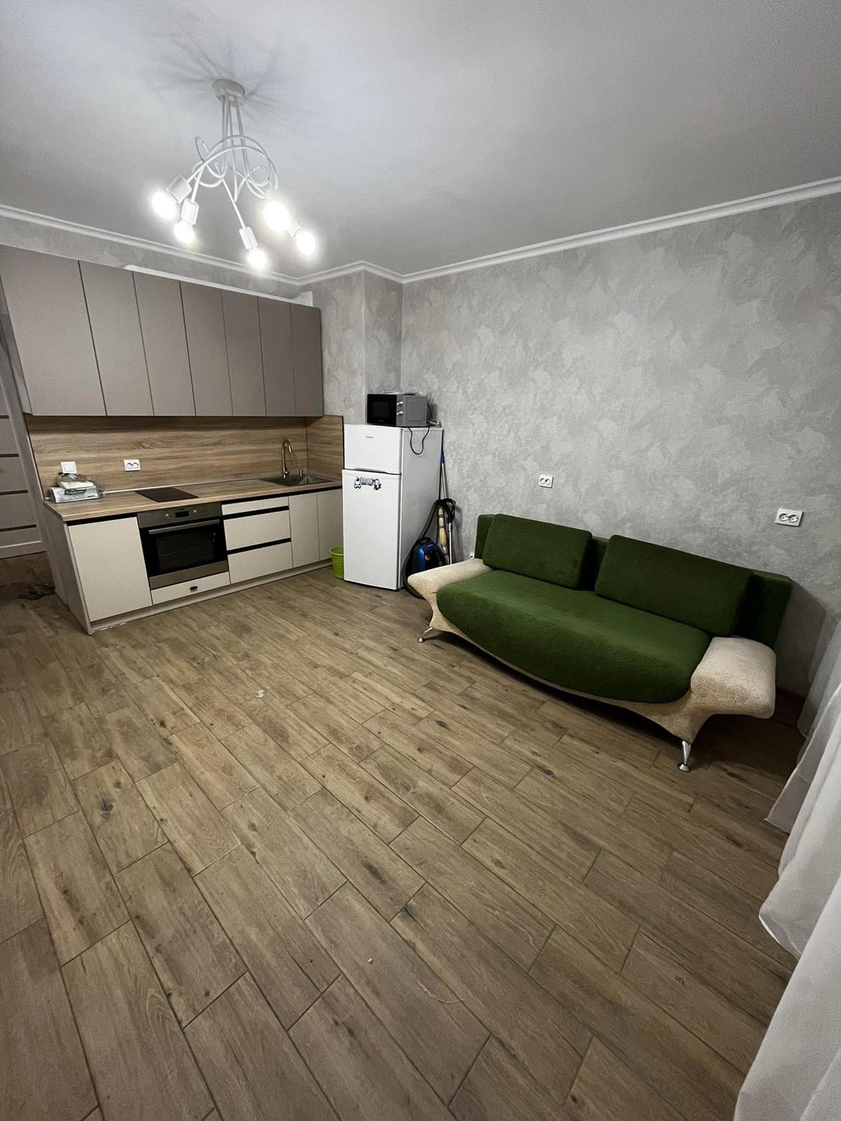 Apartment for rent 1 room, 57 m², 11th fl./16 floors. 6, Boryspilska 6, Kyiv. 