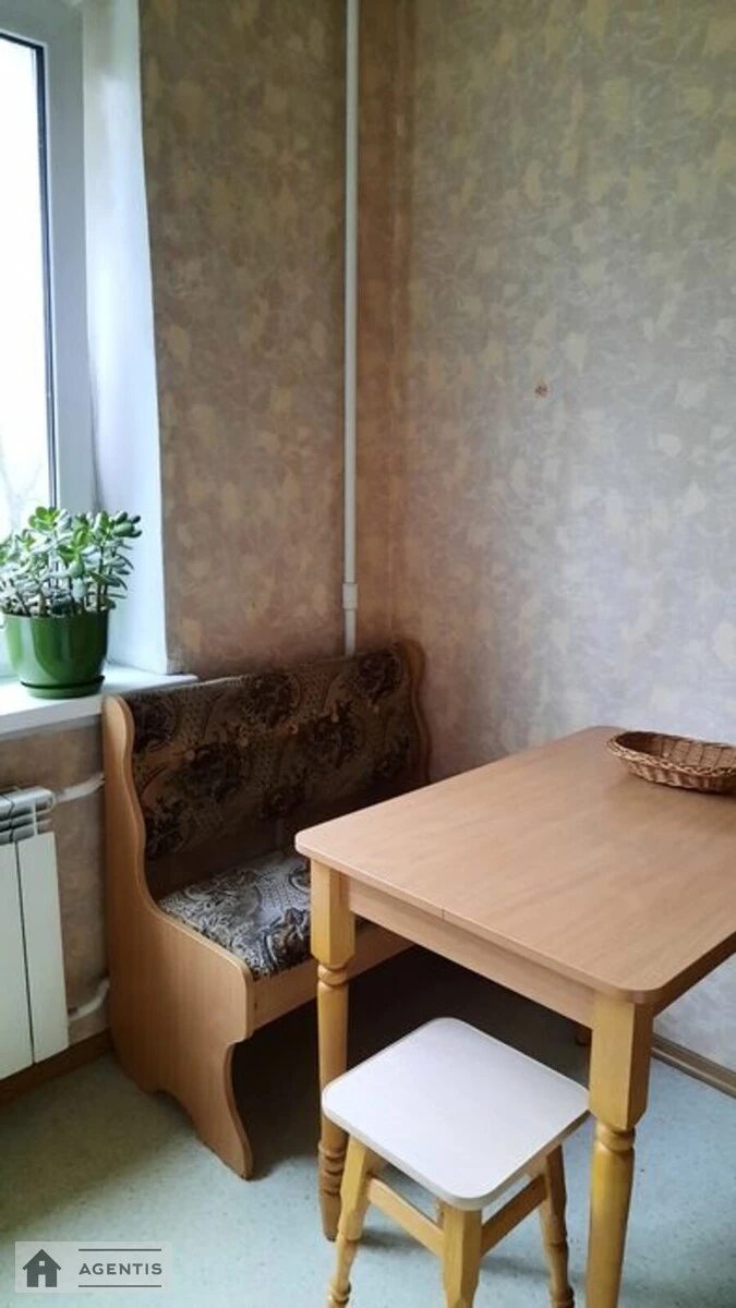 Apartment for rent 2 rooms, 52 m², 3rd fl./9 floors. 4, Dokiyi Humennoyi vul. Yuriya Smolycha, Kyiv. 