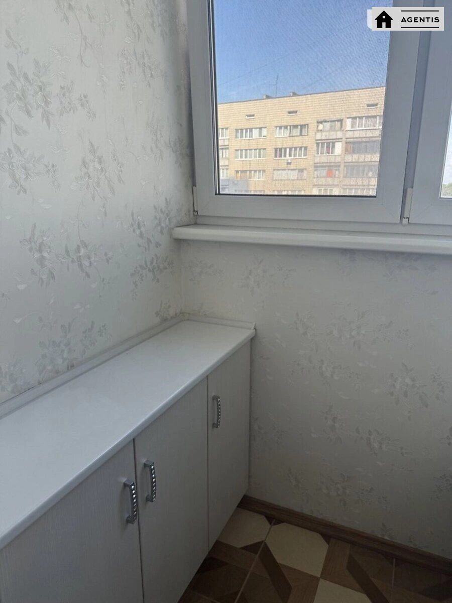 Здам квартиру 3 кімнати, 113 m², 5 пов./19 поверхів. 30, Науки 30, Київ. 