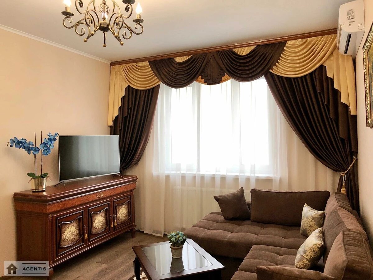 Apartment for rent 2 rooms, 48 m², 19th fl./25 floors. Voskresenska, Kyiv. 