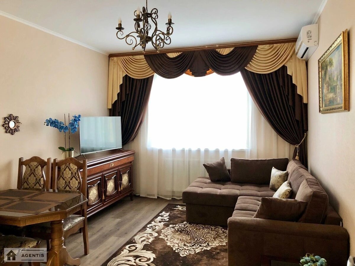 Apartment for rent 2 rooms, 48 m², 19th fl./25 floors. Voskresenska, Kyiv. 