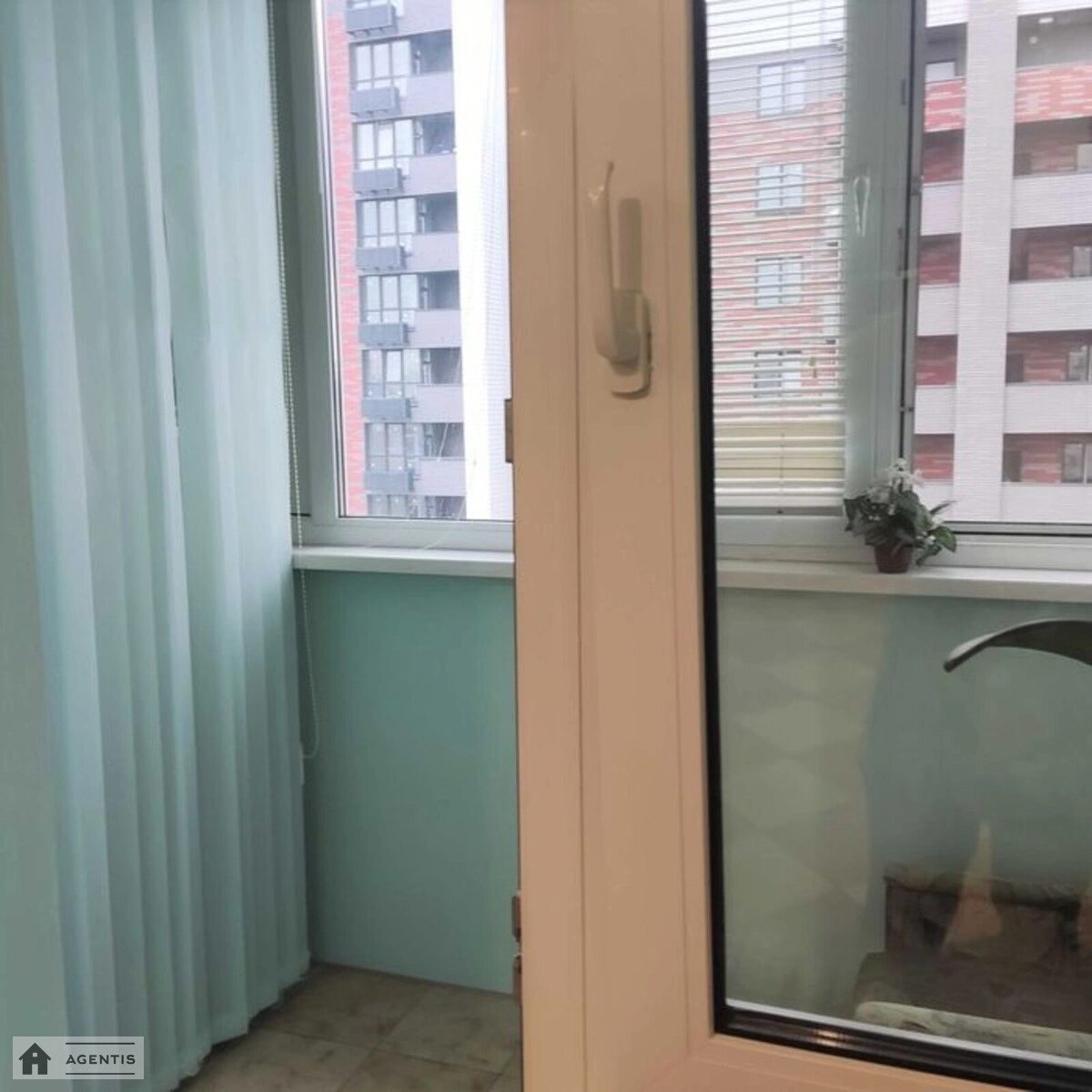 Apartment for rent 1 room, 51 m², 15th fl./22 floors. 150, Valeriya Lobanovskoho prosp. Chervonozoryanyy, Kyiv. 