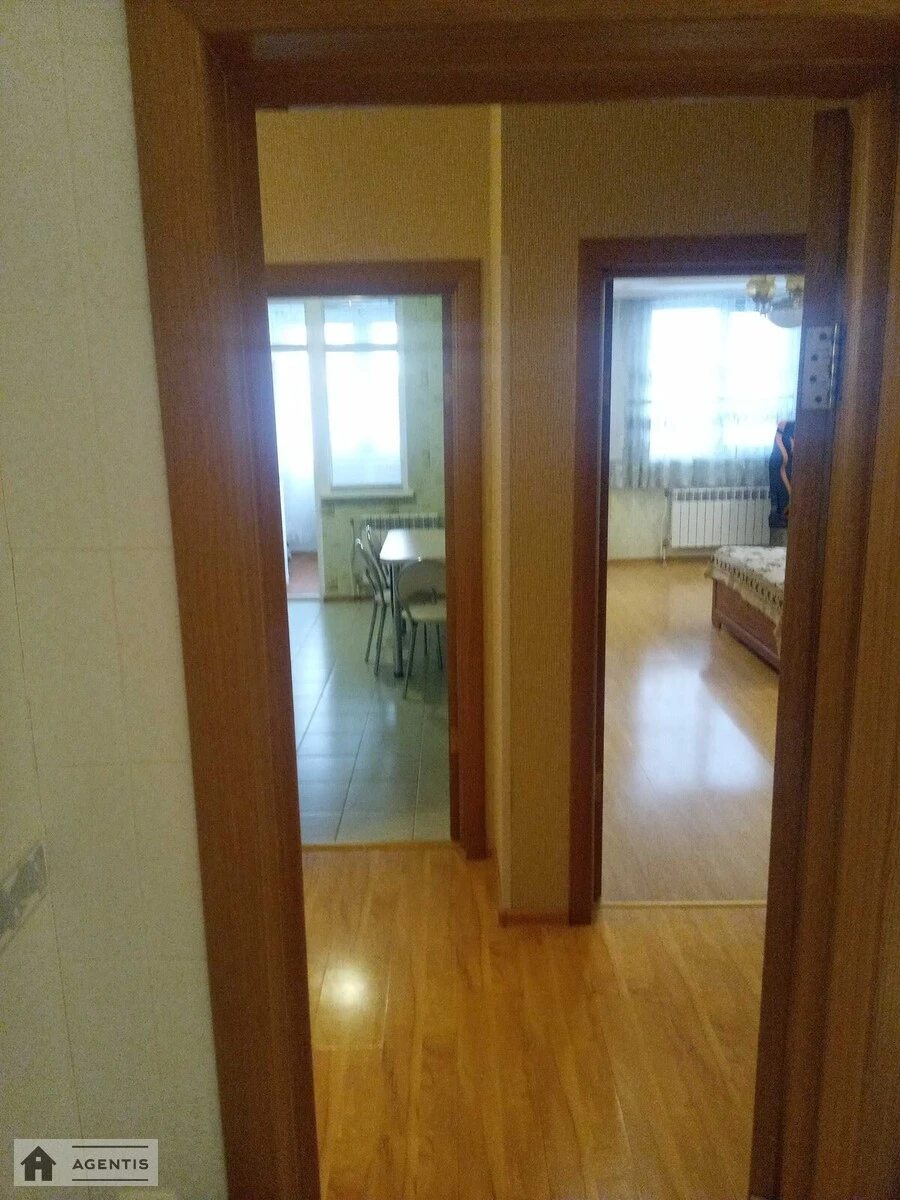 Сдам квартиру 1 комната, 61 m², 5 эт./27 этажей. Соломенский район, Киев. 