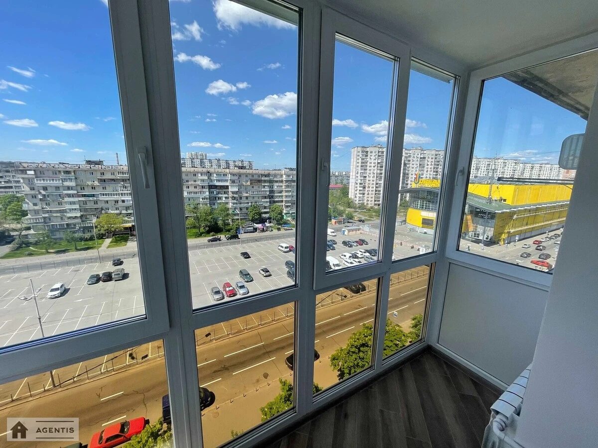 Apartment for rent 2 rooms, 50 m², 9th fl./9 floors. 12, Obolonskiy 12, Kyiv. 