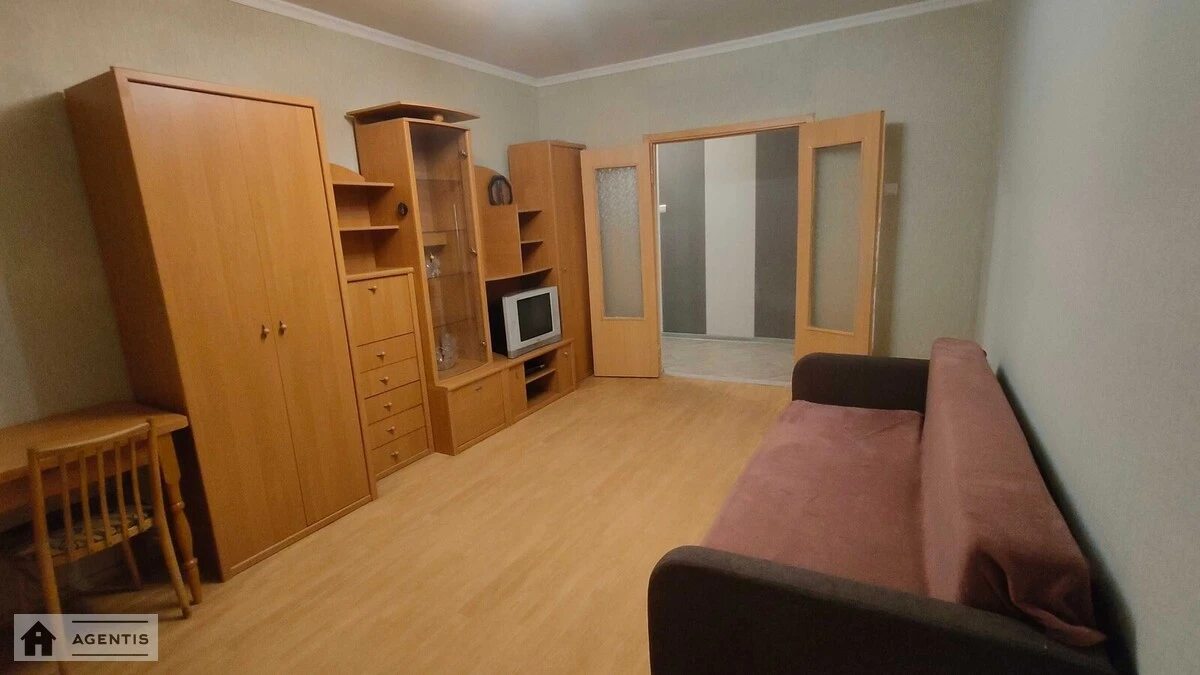 Apartment for rent 3 rooms, 71 m², 8th fl./10 floors. 10, Arkhitektora Verbytskoho vul., Kyiv. 