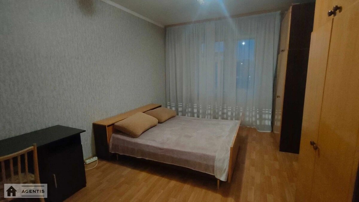 Apartment for rent 3 rooms, 71 m², 8th fl./10 floors. 10, Arkhitektora Verbytskoho vul., Kyiv. 